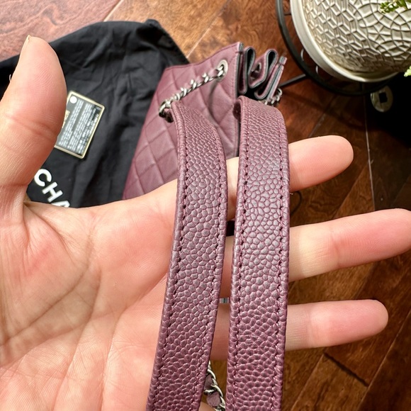 CHANEL TOTE - Picture 6 of 13